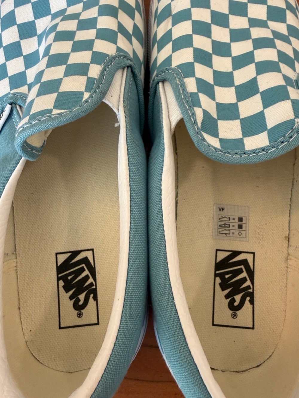 Vans Slip-On Shoes in Junior size 6.5 which equal women’s size 8/8.5 - Picture 6 of 8